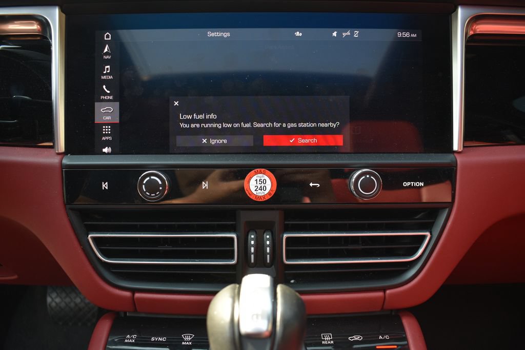 Used 2024 Porsche Macan Turbo AWD/4WD image 18