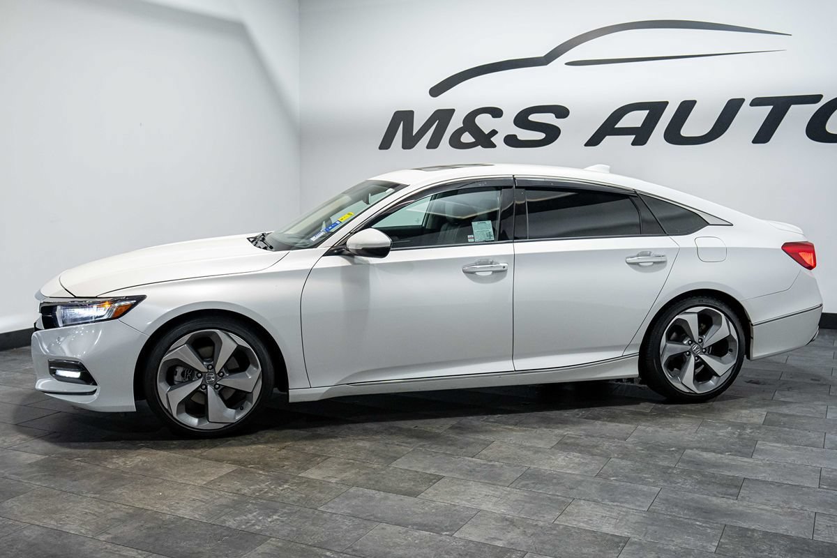 Used 2019 Honda Accord Touring image 3