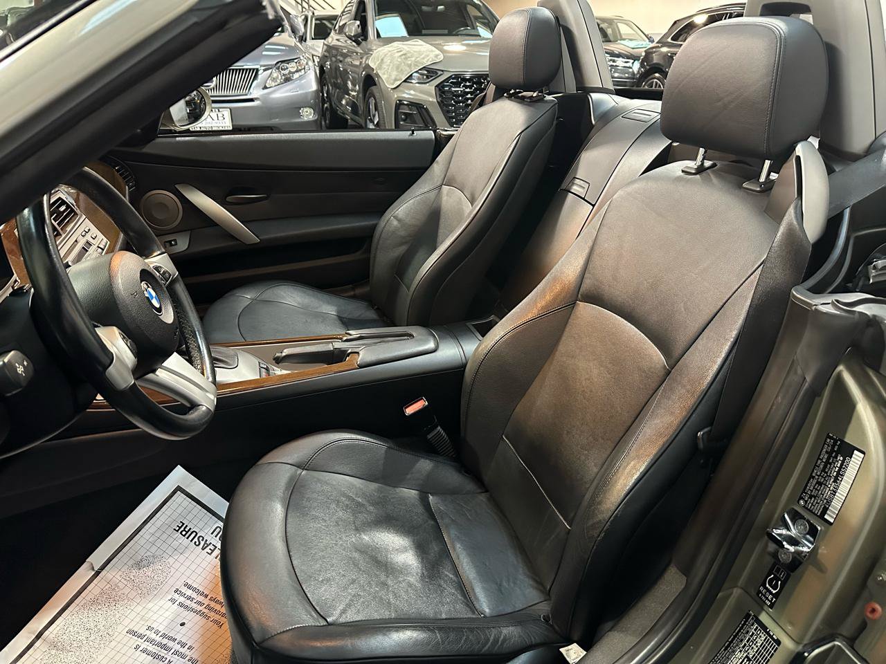 Used 2004 BMW Z4 2.5i RWD image 12