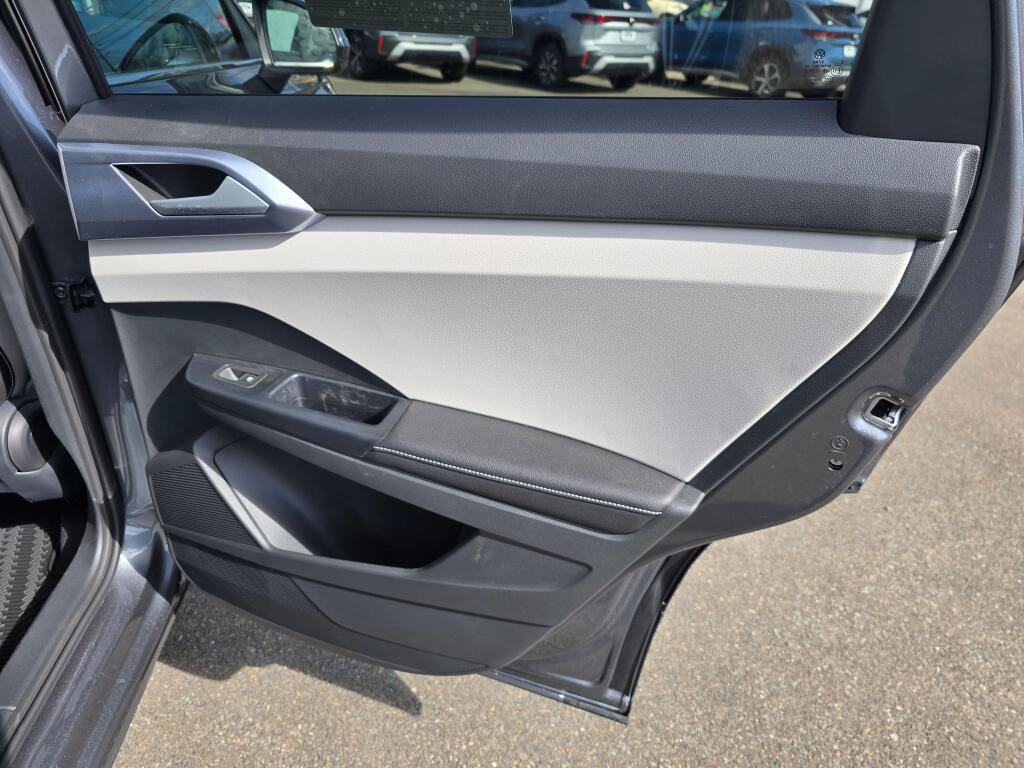 New 2026 Volkswagen Taos SE AWD/4WD image 37