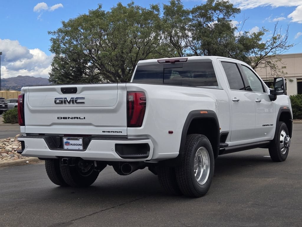 New 2026 GMC Sierra 3500 Denali Ultimate w/ LPO, Black Badging Package AWD/4WD image 4