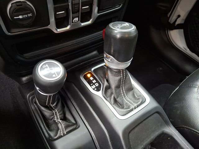 Used 2020 Jeep Wrangler Unlimited Sahara image 16