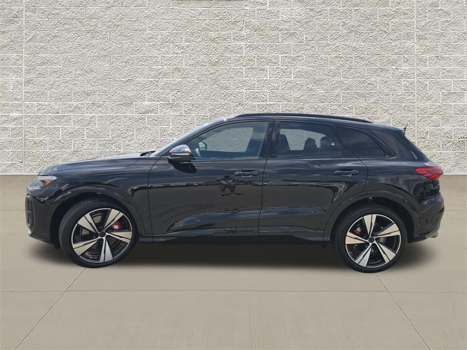 New 2026 Audi SQ5 Premium Plus AWD/4WD image 4