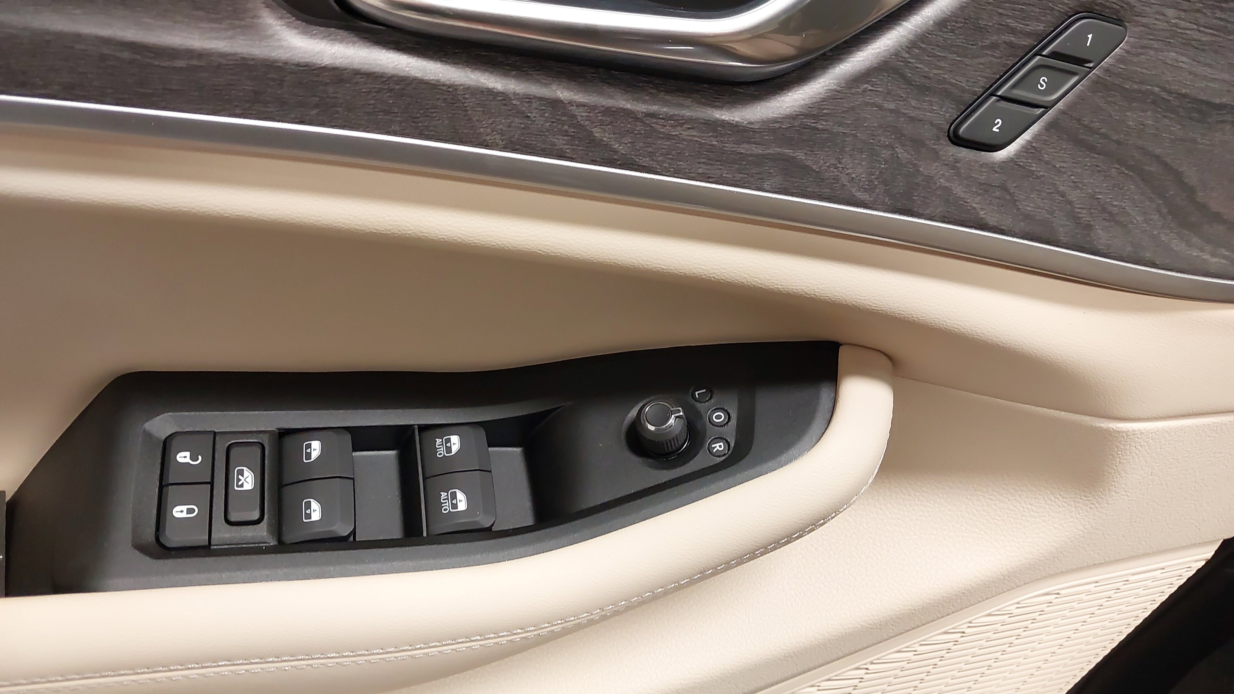 New 2025 Jeep Grand Cherokee L Limited w/ Luxury Tech Group II image 25