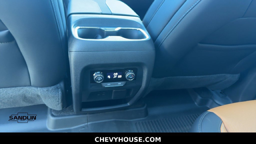 New 2027 Chevrolet Traverse Z71 w/ Enhanced Driving Package AWD/4WD image 92
