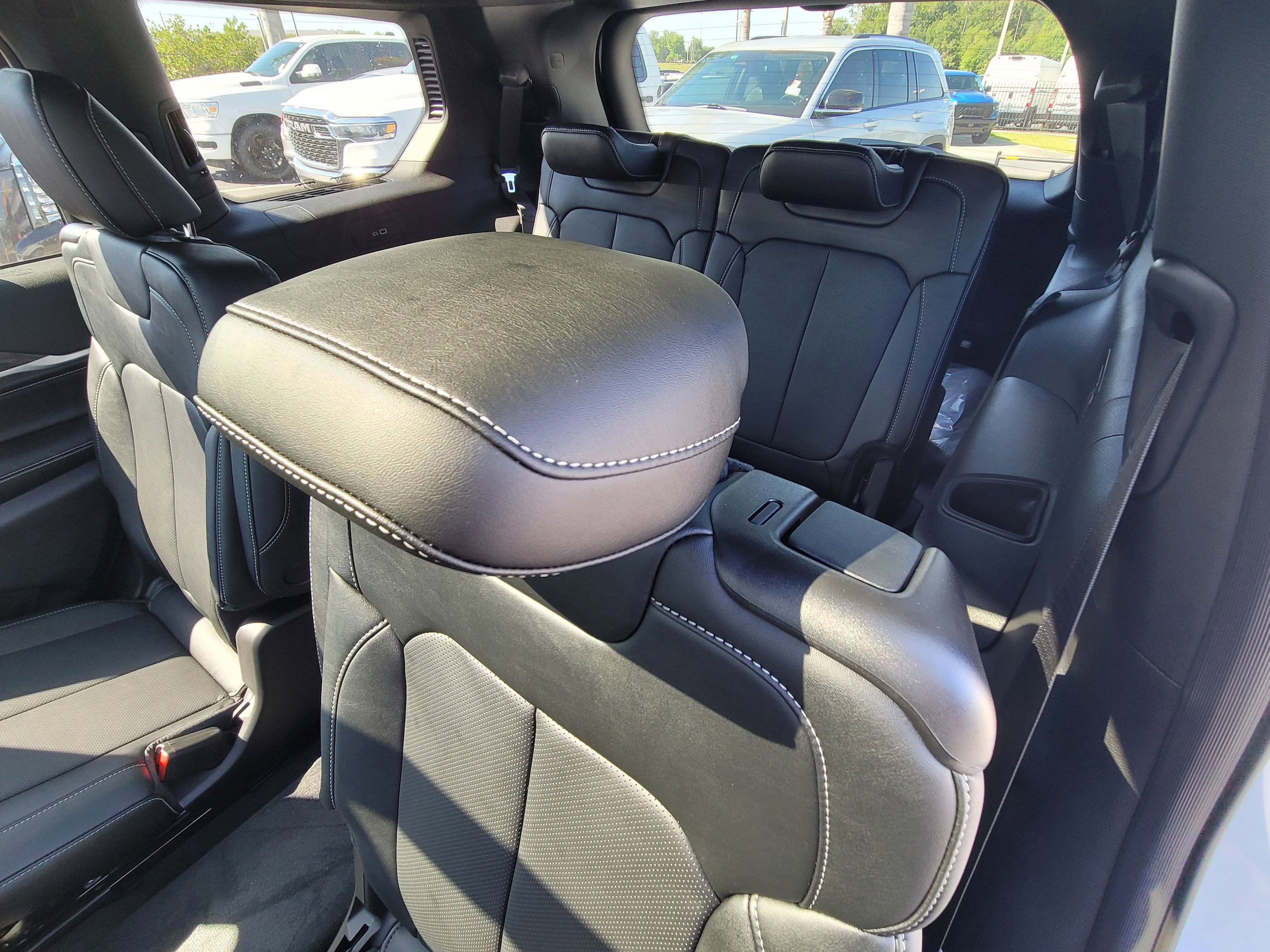 New 2026 Jeep Grand Cherokee L Limited AWD/4WD image 11