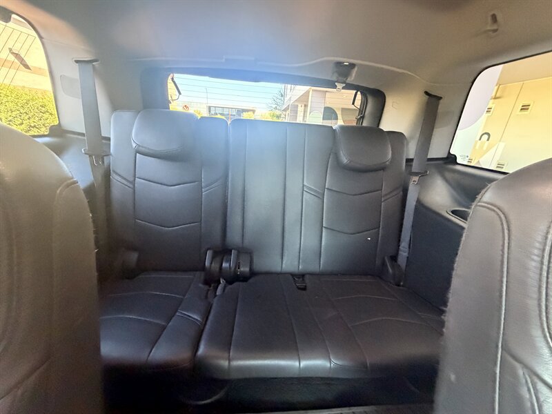 Used 2019 Cadillac Escalade Luxury image 37
