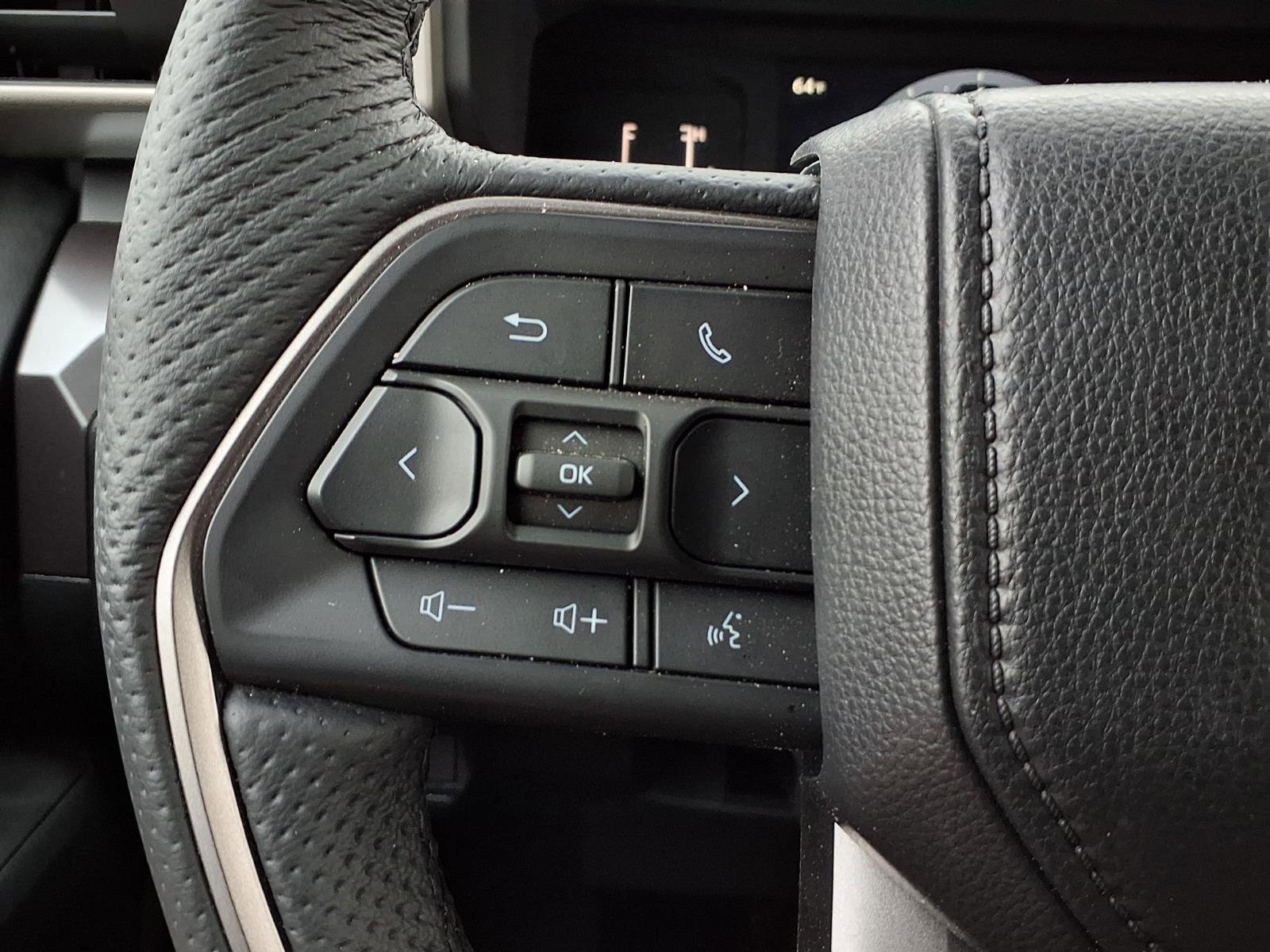 Certified 2025 Toyota Tacoma SR AWD/4WD image 15