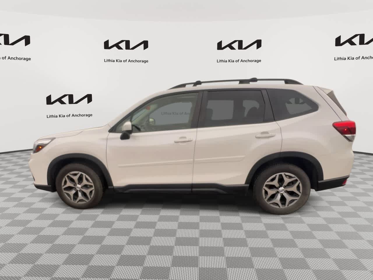 Used 2021 Subaru Forester Premium AWD/4WD image 7