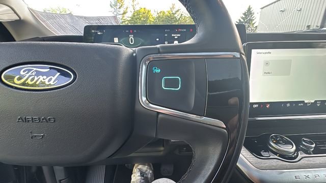 Used 2025 Ford Expedition Platinum AWD/4WD image 18