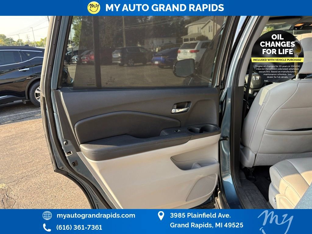 Used 2020 Honda Pilot Touring image 13