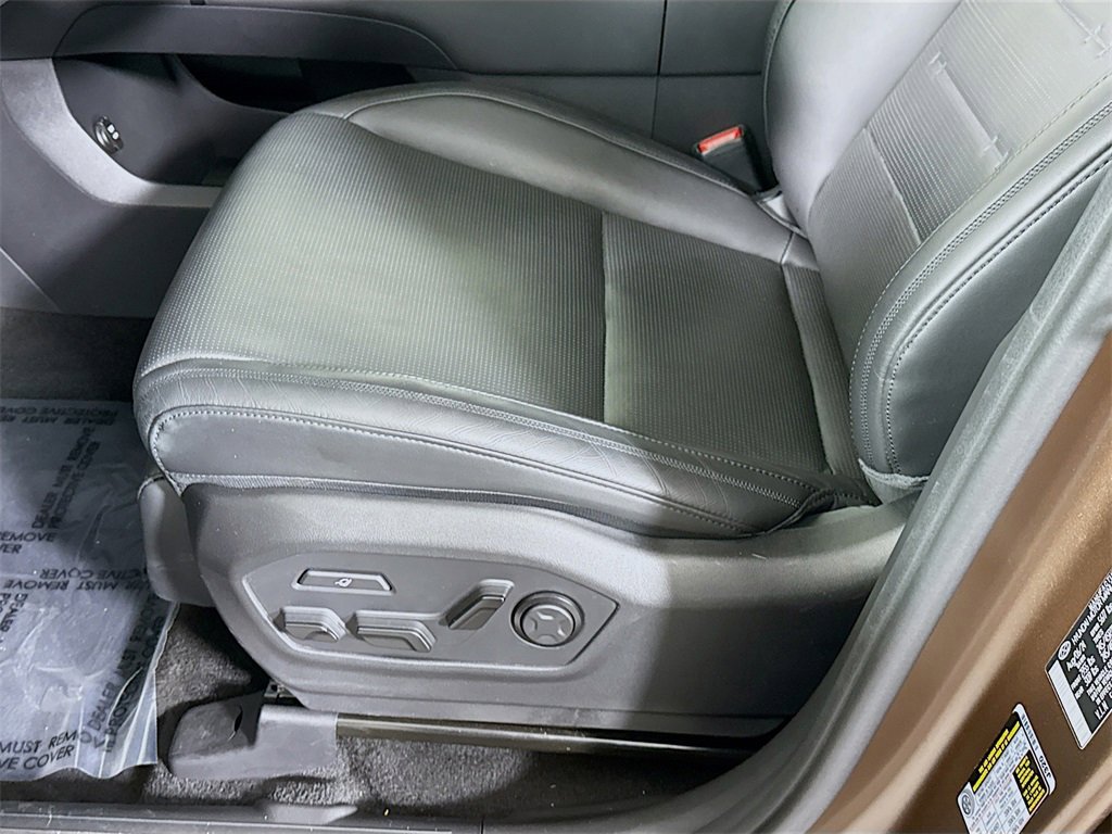 Used 2025 Hyundai Santa Fe Calligraphy image 27