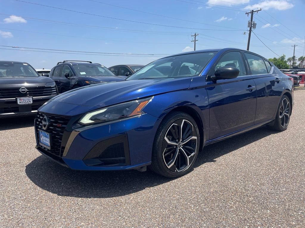 Certified 2023 Nissan Altima 2.5 SR FWD image 3