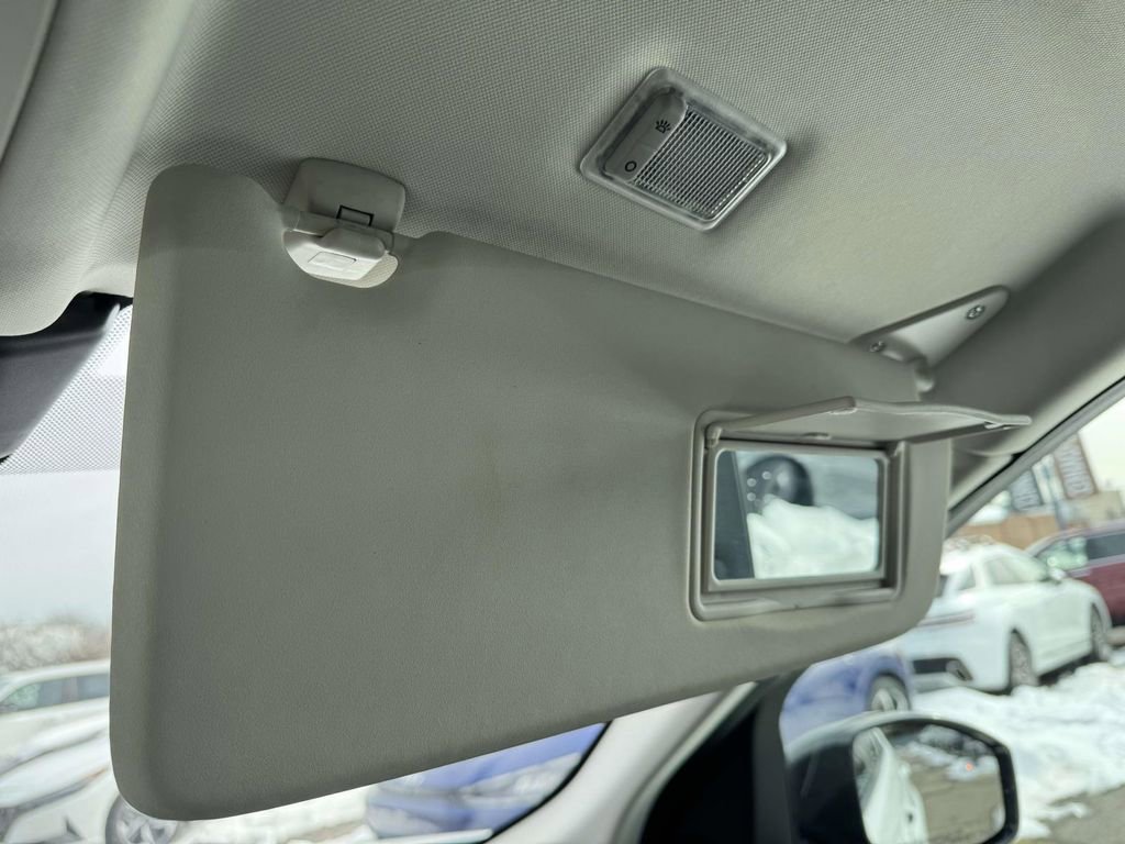 Used 2021 Land Rover Discovery Sport S image 27