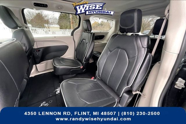 Used 2024 Chrysler Pacifica Limited image 26
