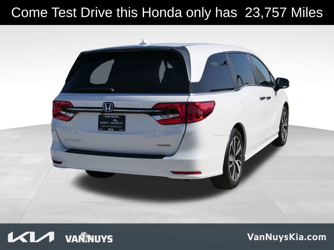 Used 2024 Honda Odyssey Touring image 3