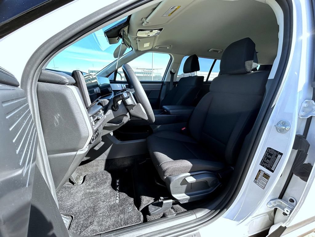 Used 2025 Hyundai Santa Fe SE AWD/4WD image 11