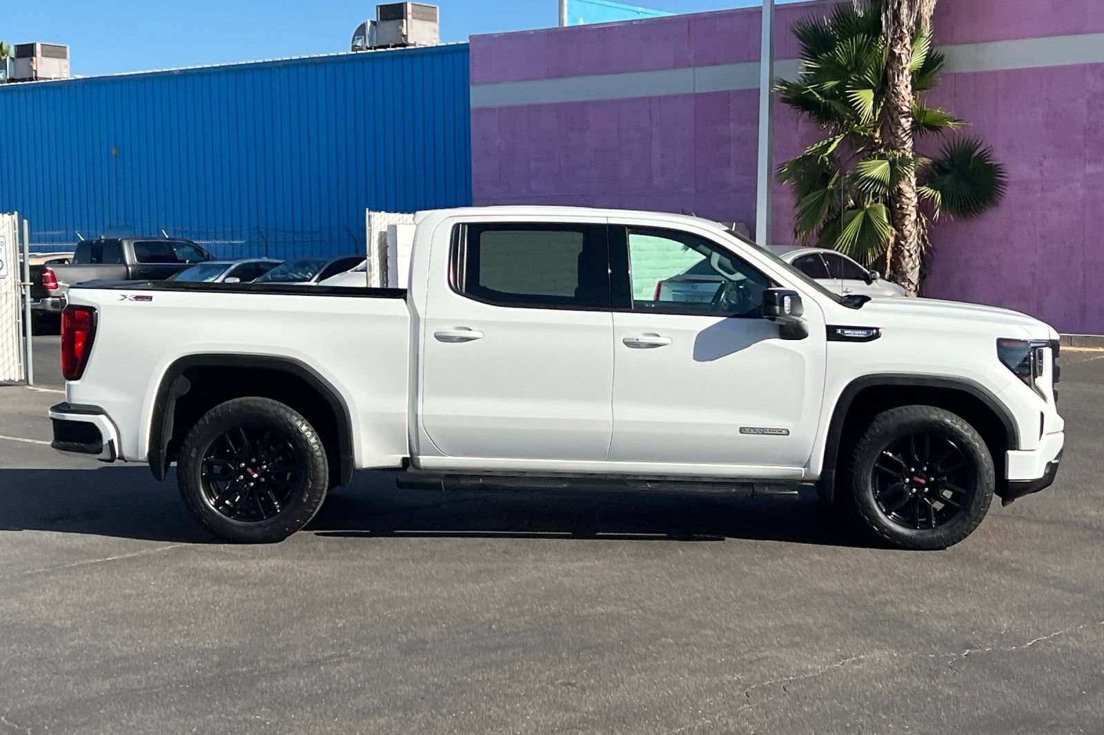 Used 2023 GMC Sierra 1500 Elevation w/ Elevation Premium Package AWD/4WD image 3