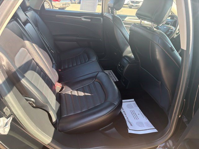Used 2017 Ford Fusion SE w/ Fusion SE Technology Package AWD/4WD image 18