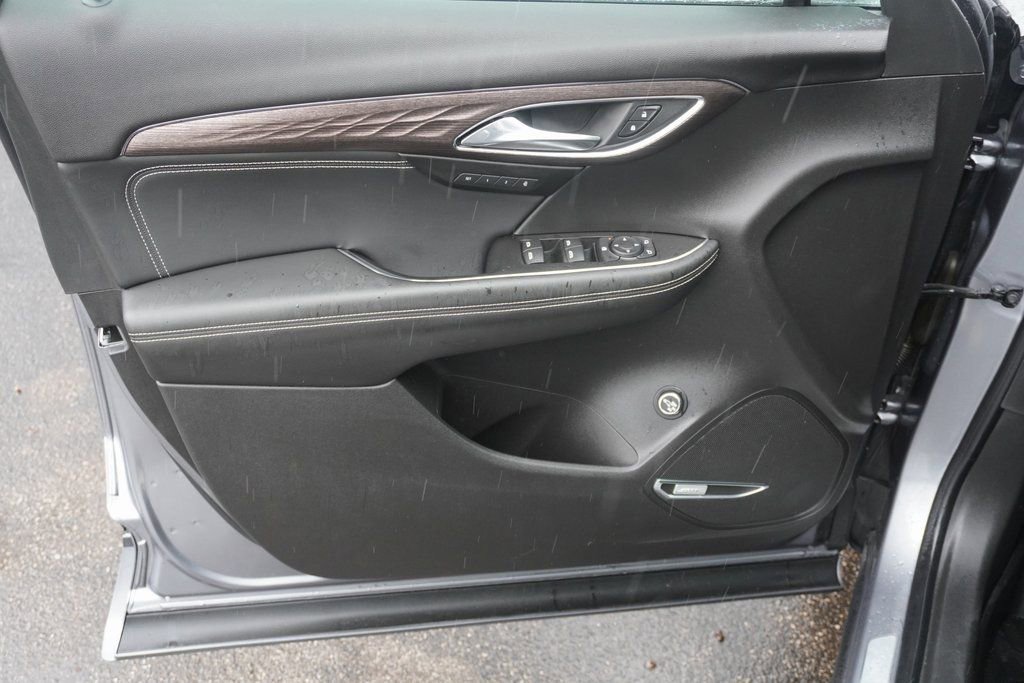 Used 2022 Buick Envision Avenir w/ Safety Package image 11