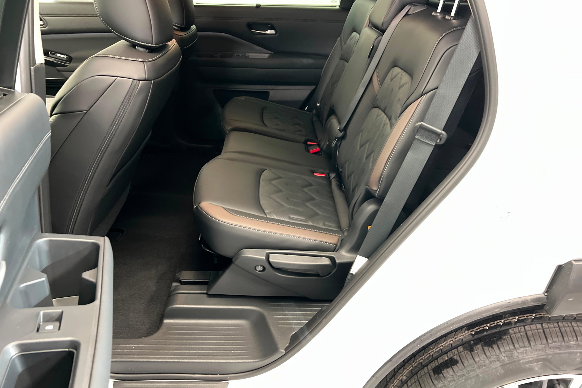 New 2026 Nissan Pathfinder Platinum image 21
