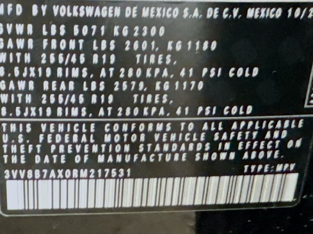 Used 2024 Volkswagen Tiguan SE R-Line AWD/4WD image 32