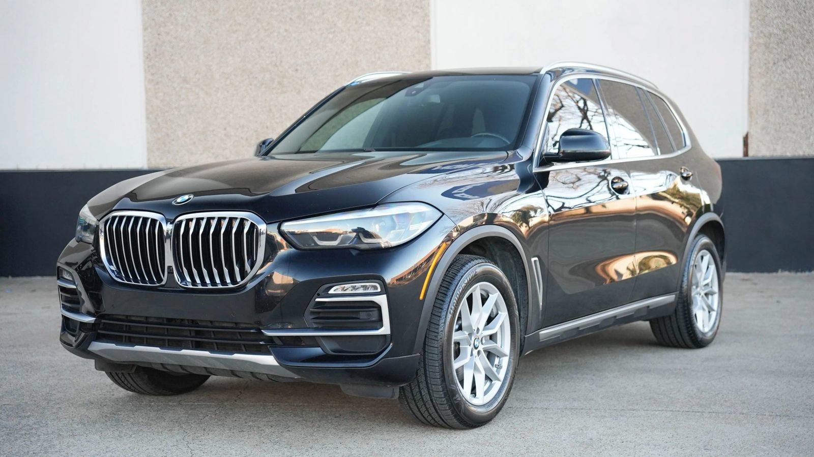 Used 2019 BMW X5 xDrive40i w/ Convenience Package AWD/4WD image 3