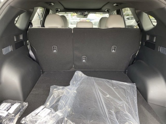 New 2025 Hyundai Tucson SE image 8