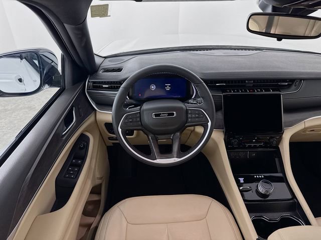 Used 2024 Jeep Grand Cherokee Limited image 27