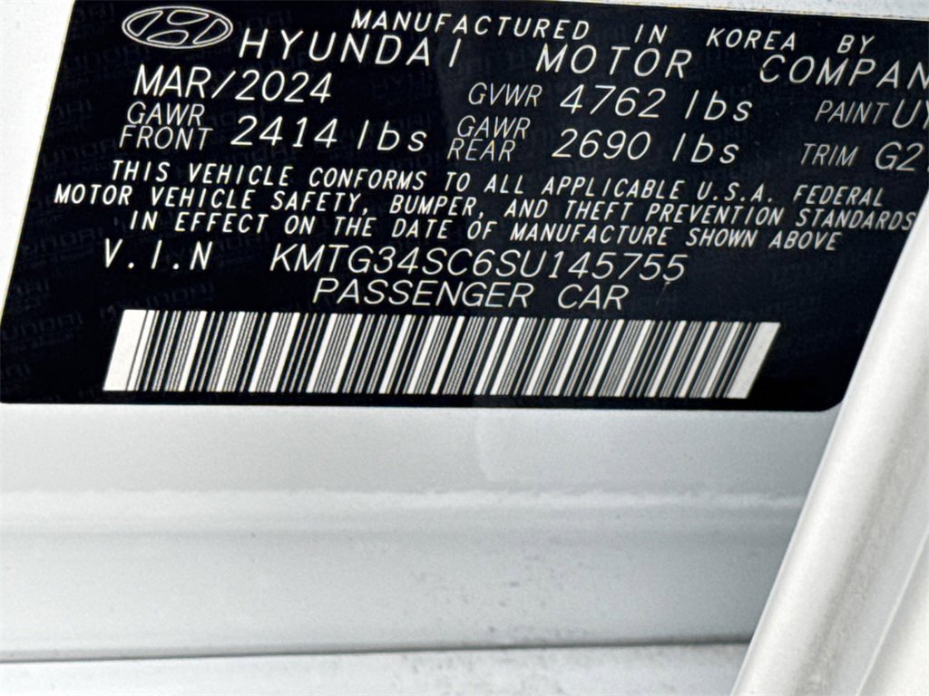 Used 2025 Genesis G70 2.5T image 35