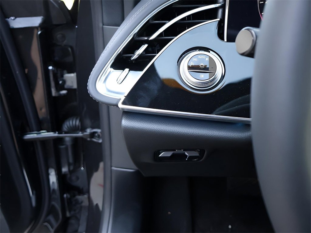 Certified 2025 Mercedes-Benz E 350 4MATIC Sedan image 37