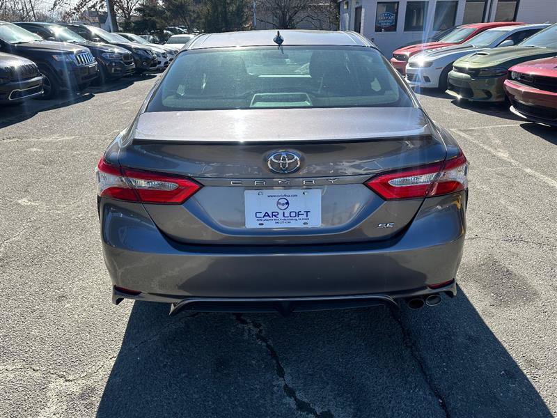 Used 2019 Toyota Camry SE FWD image 5