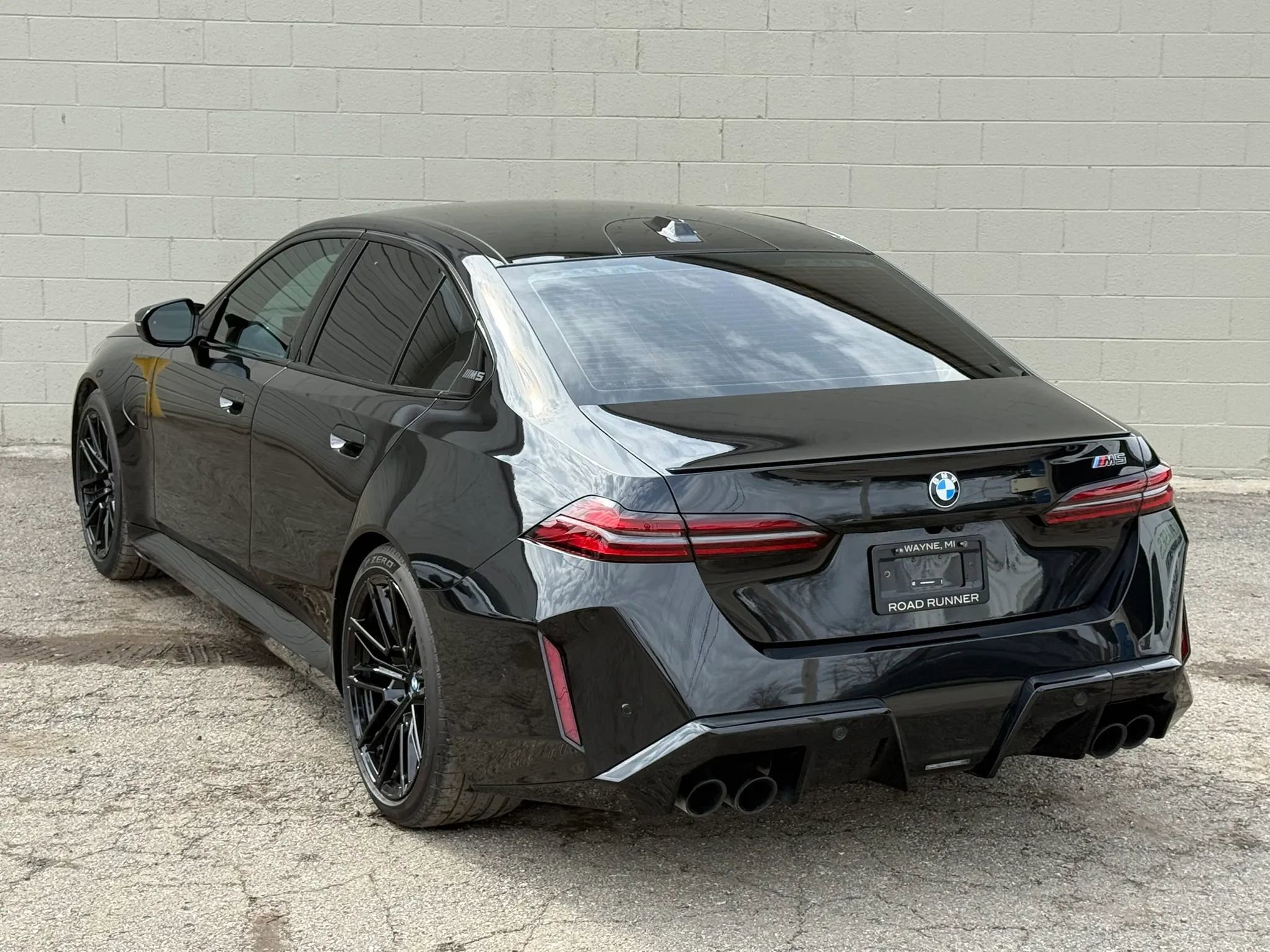 Used 2025 BMW M5 Sedan 4D w/ Executive Package image 11