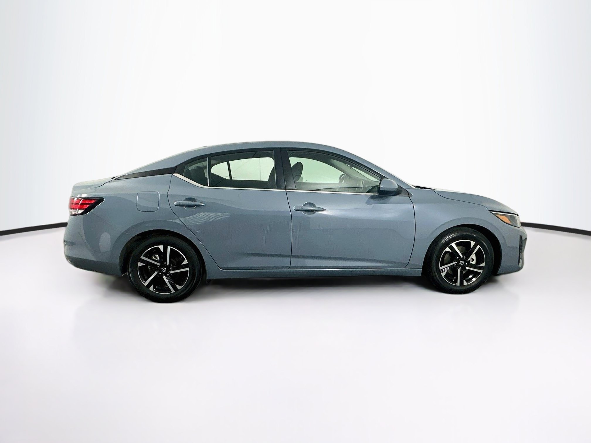Used 2025 Nissan Sentra SV FWD image 10