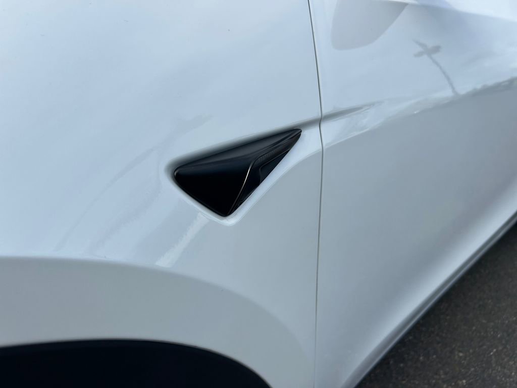 Used 2021 Tesla Model Y Long Range AWD/4WD image 31