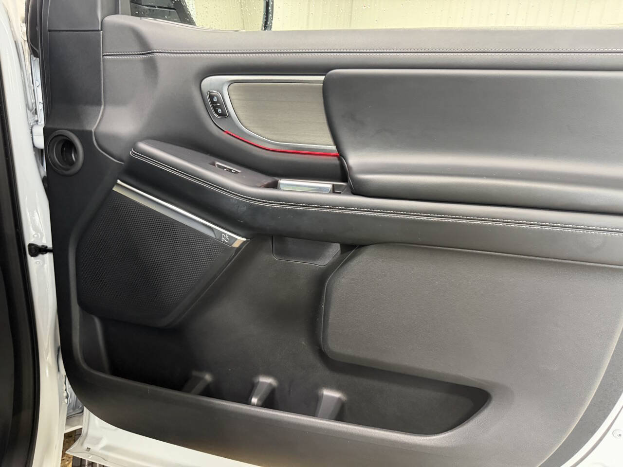 Used 2025 Ford Expedition Platinum AWD/4WD image 39