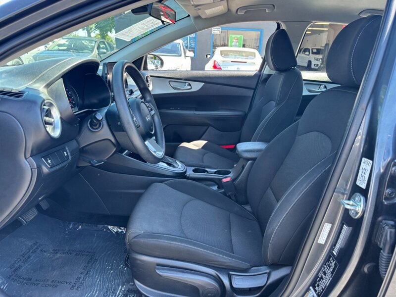 Used 2023 Kia Forte LXS FWD image 10