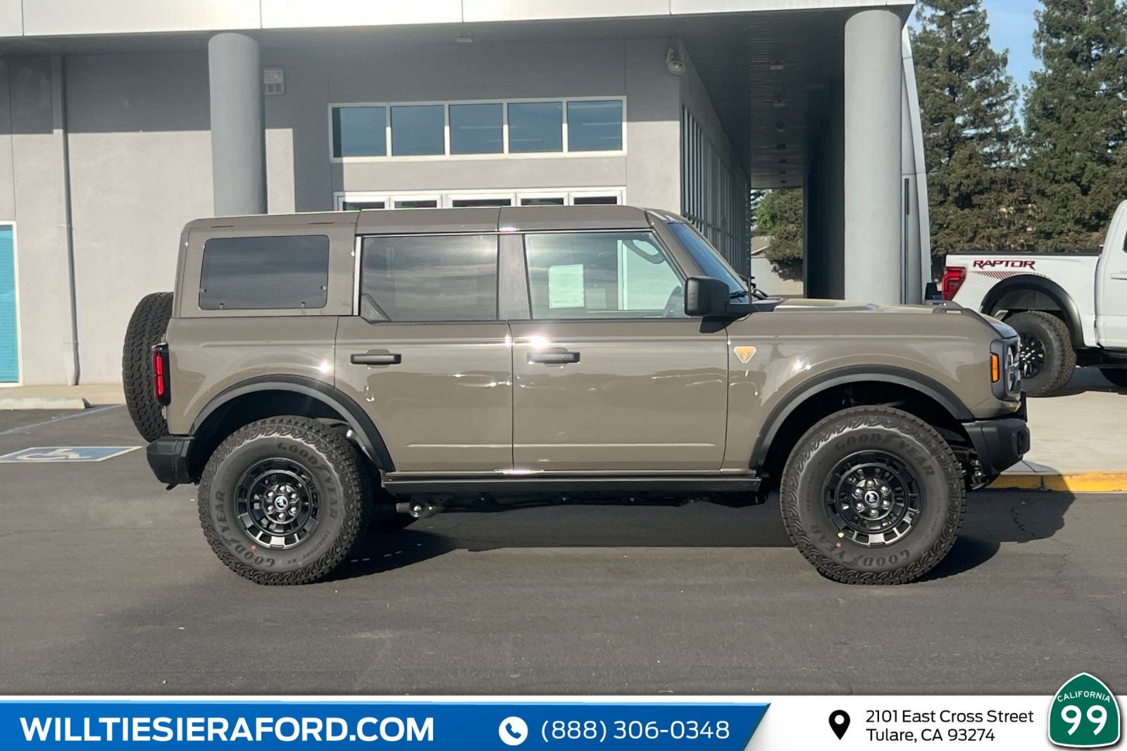 New 2026 Ford Bronco Badlands image 5