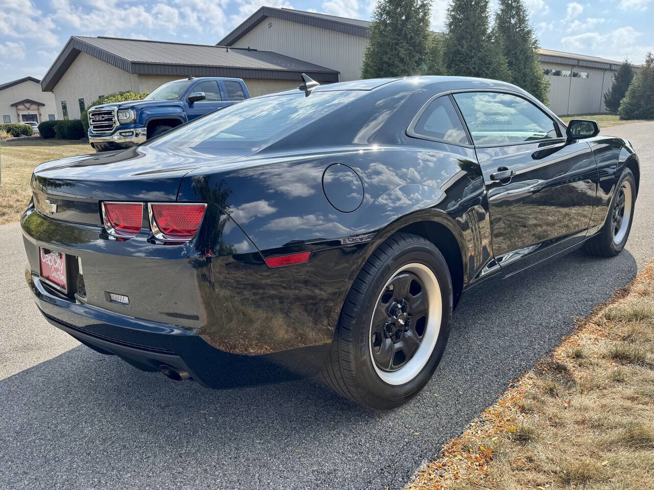 Used 2010 Chevrolet Camaro LS image 6