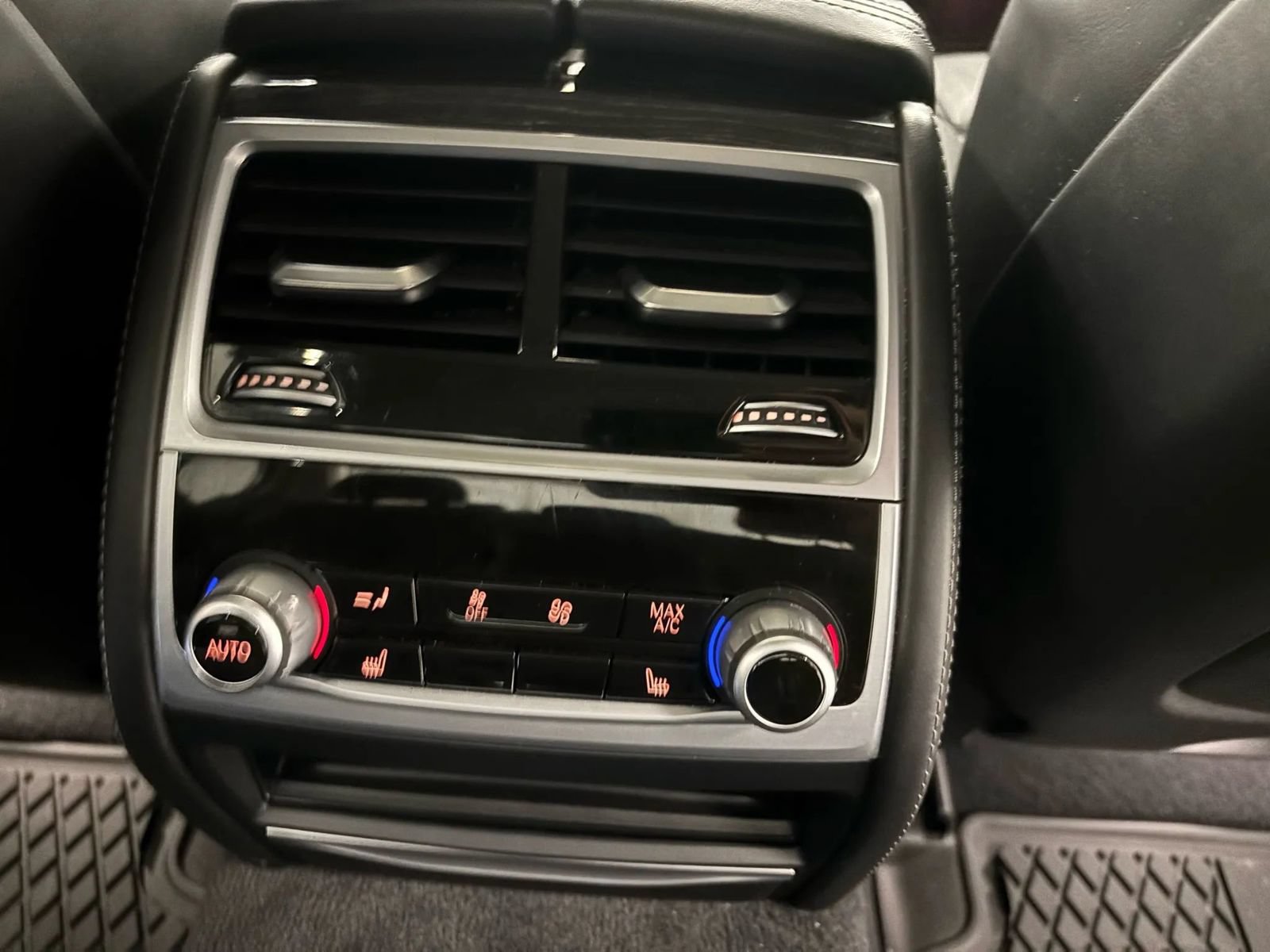 Used 2018 BMW 750i xDrive AWD/4WD image 36