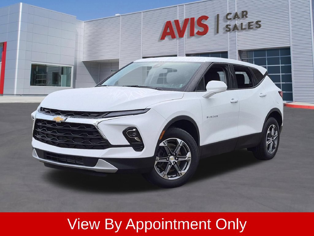 Used 2025 Chevrolet Blazer LT FWD image 1