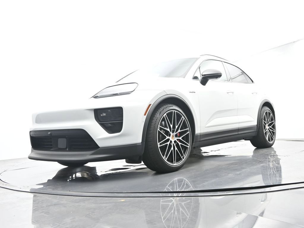 Certified 2025 Porsche Macan 4S Electric AWD/4WD image 41