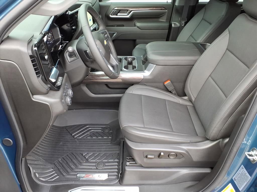 New 2025 Chevrolet Silverado 2500 LTZ w/ LTZ Premium Package image 6