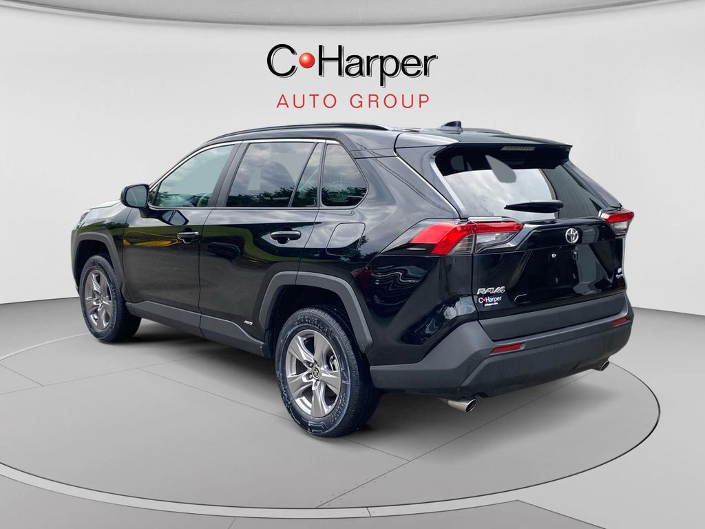 Used 2025 Toyota RAV4 LE AWD/4WD image 5