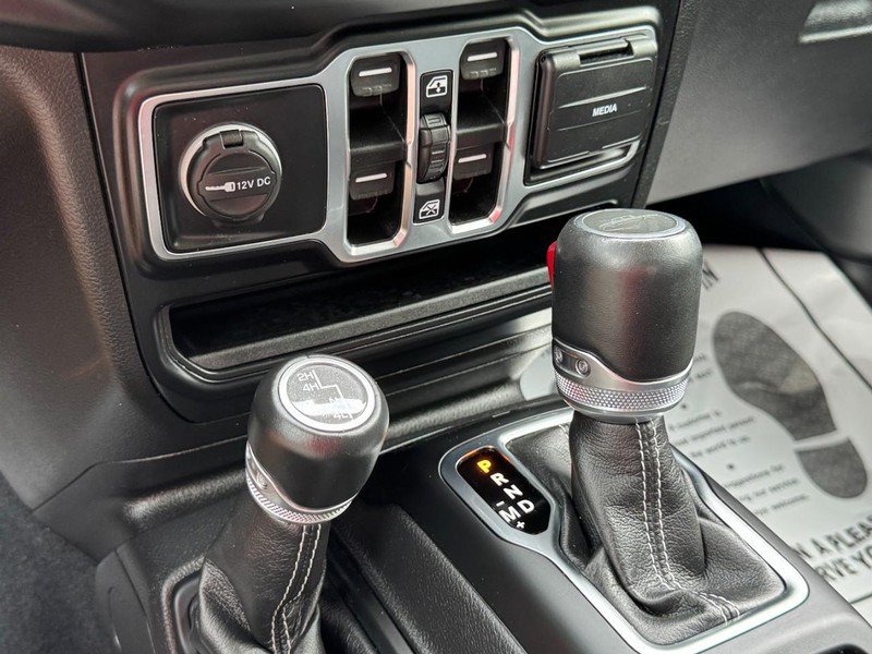 Used 2022 Jeep Gladiator Overland w/ Popular Equipment Package AWD/4WD image 19