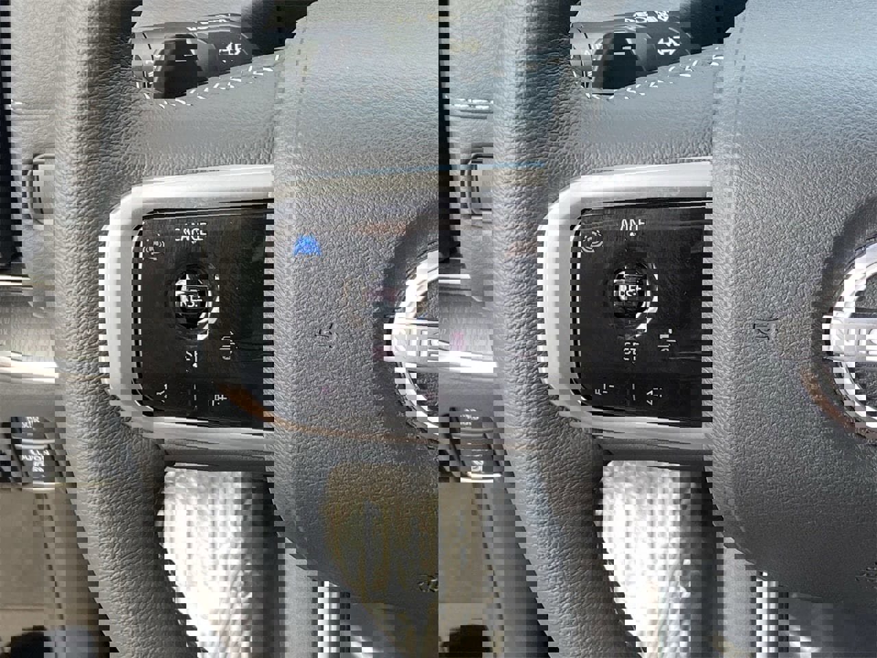 New 2025 Nissan Armada SV image 33