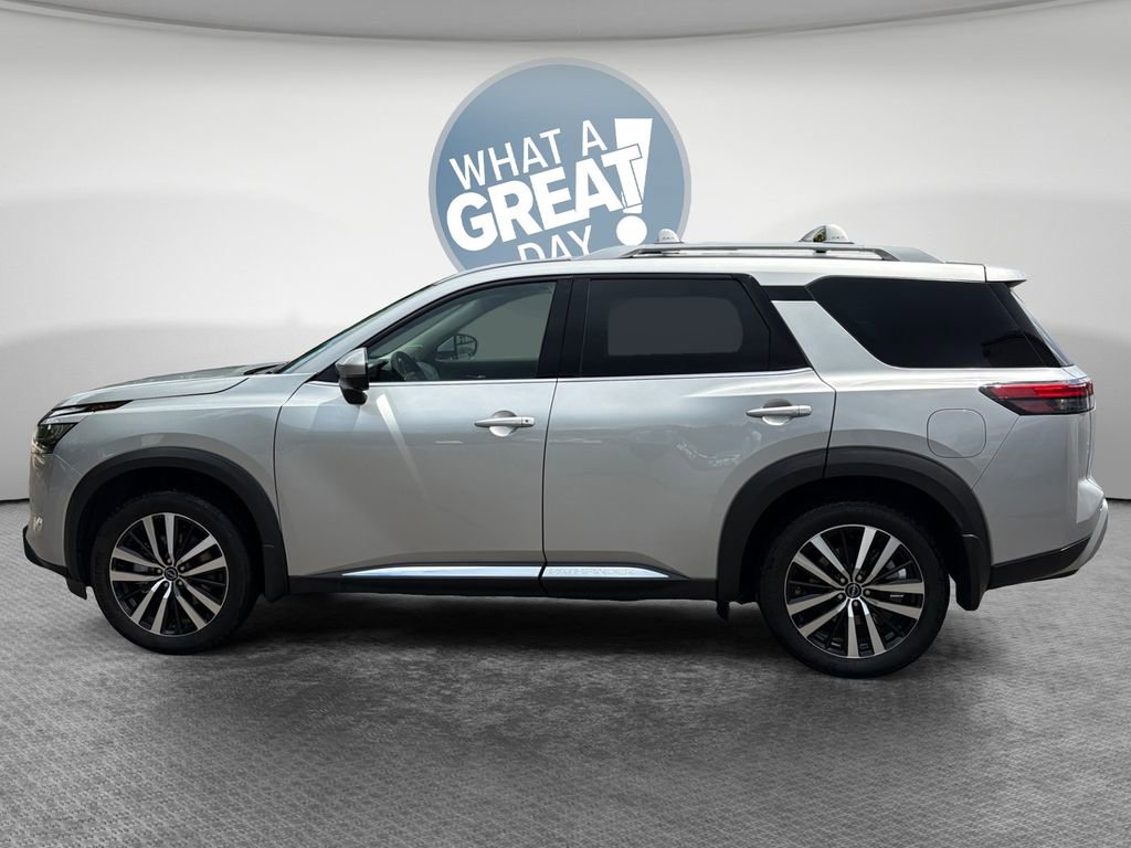 Used 2025 Nissan Pathfinder Platinum FWD image 7