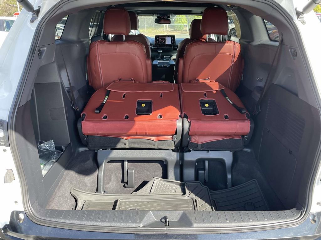 Used 2023 Toyota Sienna XSE w/ XSE Plus Package image 49