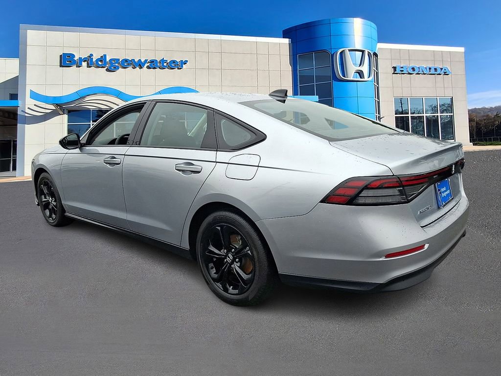 Used 2025 Honda Accord SE image 4