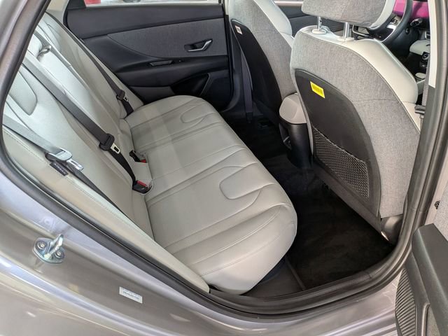 Used 2025 Hyundai Elantra Limited FWD image 34